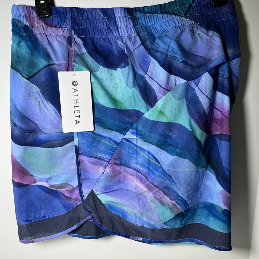 Athleta Lifestyle Active Shorts w/jersey mesh panties. Lightweight Fast dry